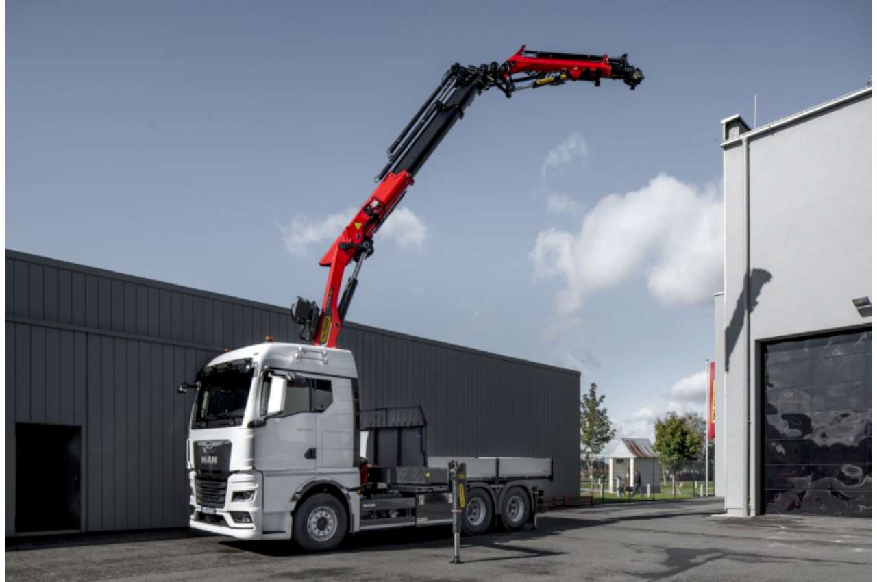 MAN TGX 3.510 with front mounted crane & 10 tonne front axle