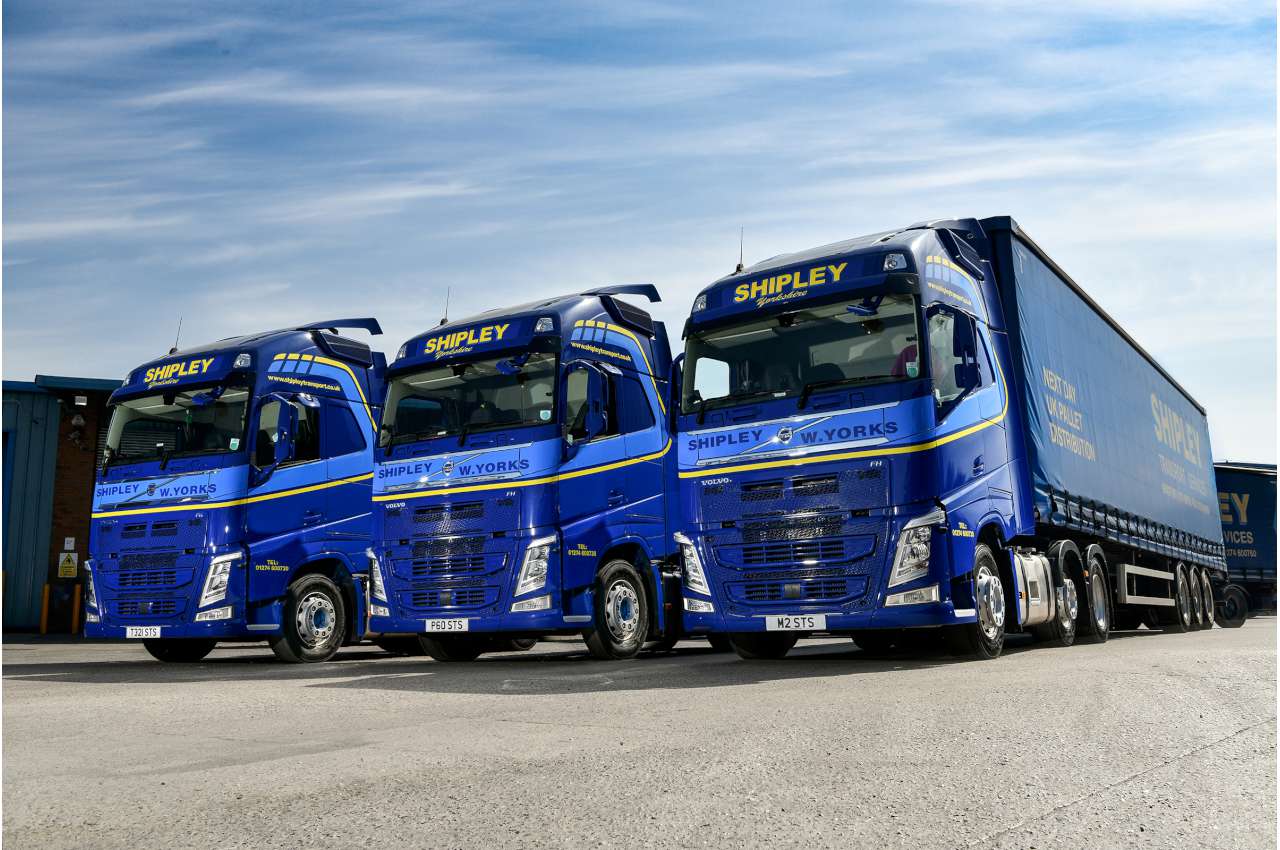 Volvo FH460 with I-Save in Blue 2021 model