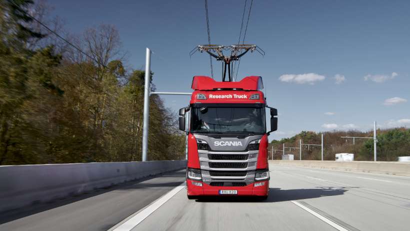 Scania overhead cable truck