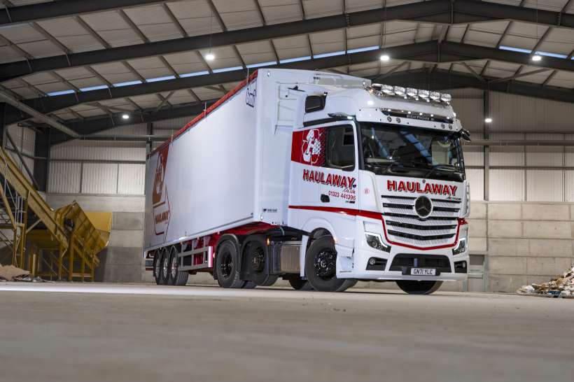 Actros Limited Edition in White