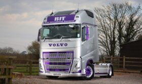Volvo FH500 Globetrotter XL in silver
