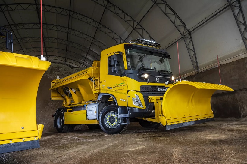 Volvo FMX Gritter in shed