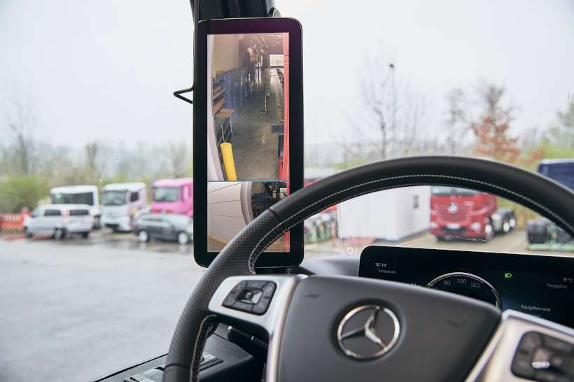 Mercedes MirrorCam 2 Interior