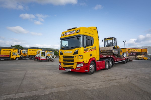 Yellow Scania and Trailer