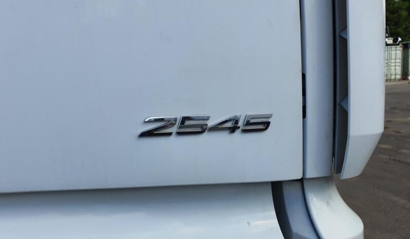 2013 Mercedes 2545 Actros full