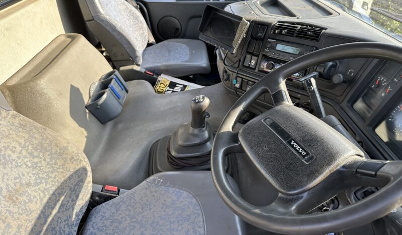 2000 Volvo FM7 250 6×2/4 Twin Wheel Rear Lift Flatbed full