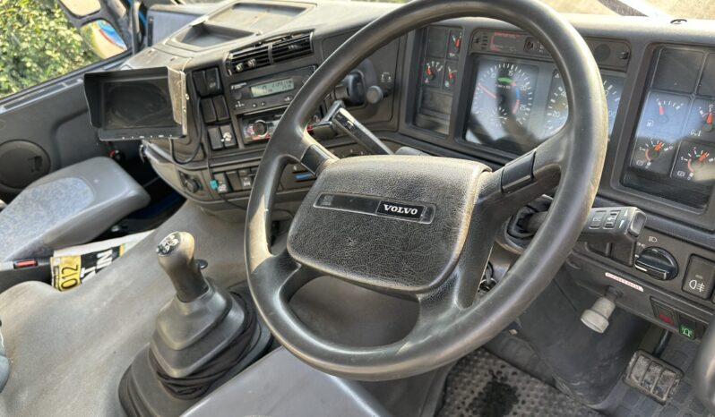 2000 Volvo FM7 250 6×2/4 Twin Wheel Rear Lift Flatbed full