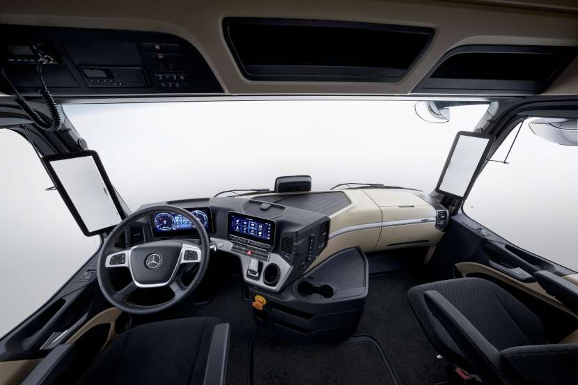 Mercedes eActros 600 Interior & Dash