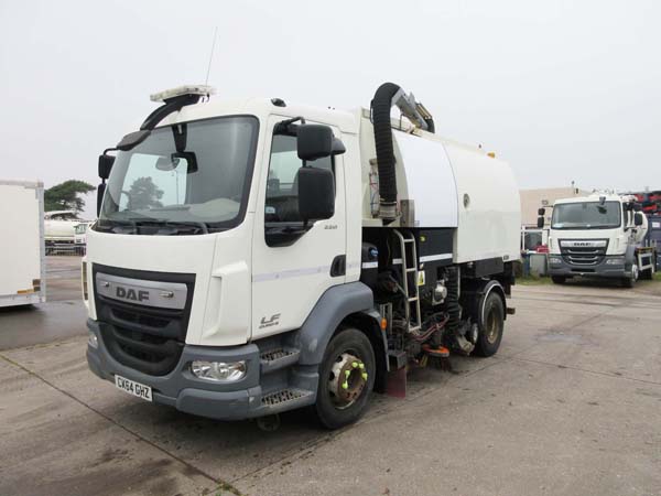 Ref 10 – 2014 DAF Euro 6 Stocks Road sweeper for sale