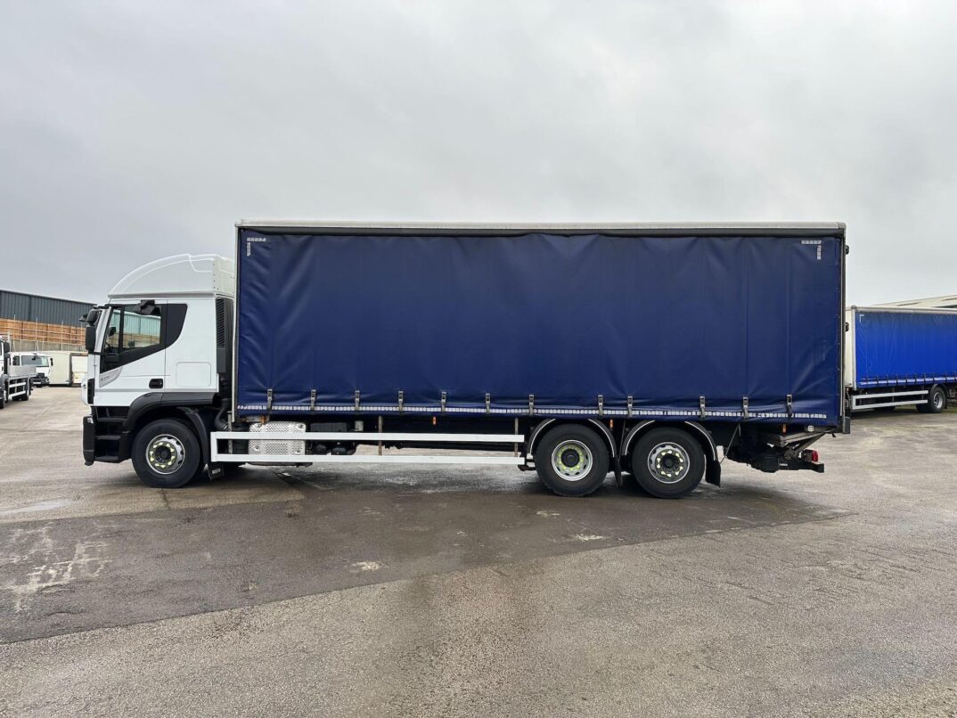 2019 19 Iveco Stralis AT260S31Y/P 26T – TW SLEEPER – 29′ Curtain  Curtain Side Ref No: SR19 GKA full