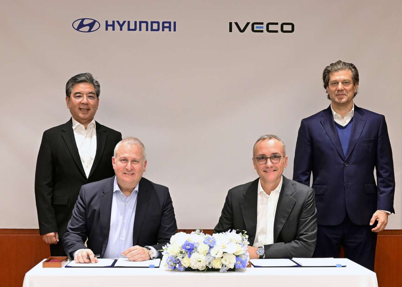 Seoul Jaehoon Chang, President CEO HMC. Gerrit Marx, CEO Iveco Group. Ken Ramirez, EVP Head Global CV HMC. Luca Sra, President Iveco Truck