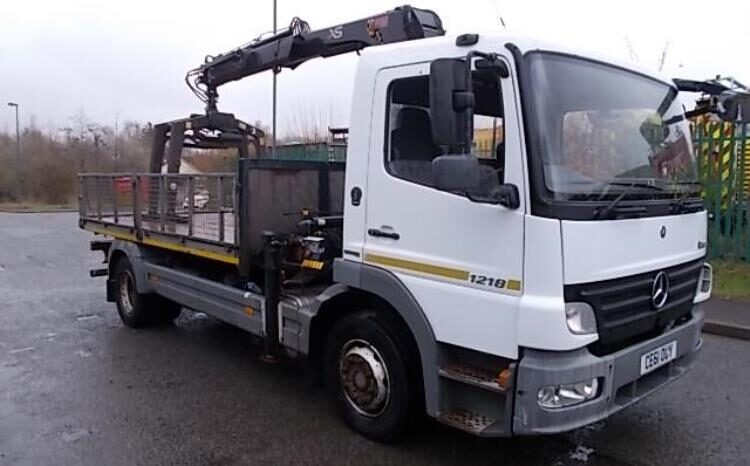 2011 (61) MERCEDES 1218 FLATBED WITH HIAB XS