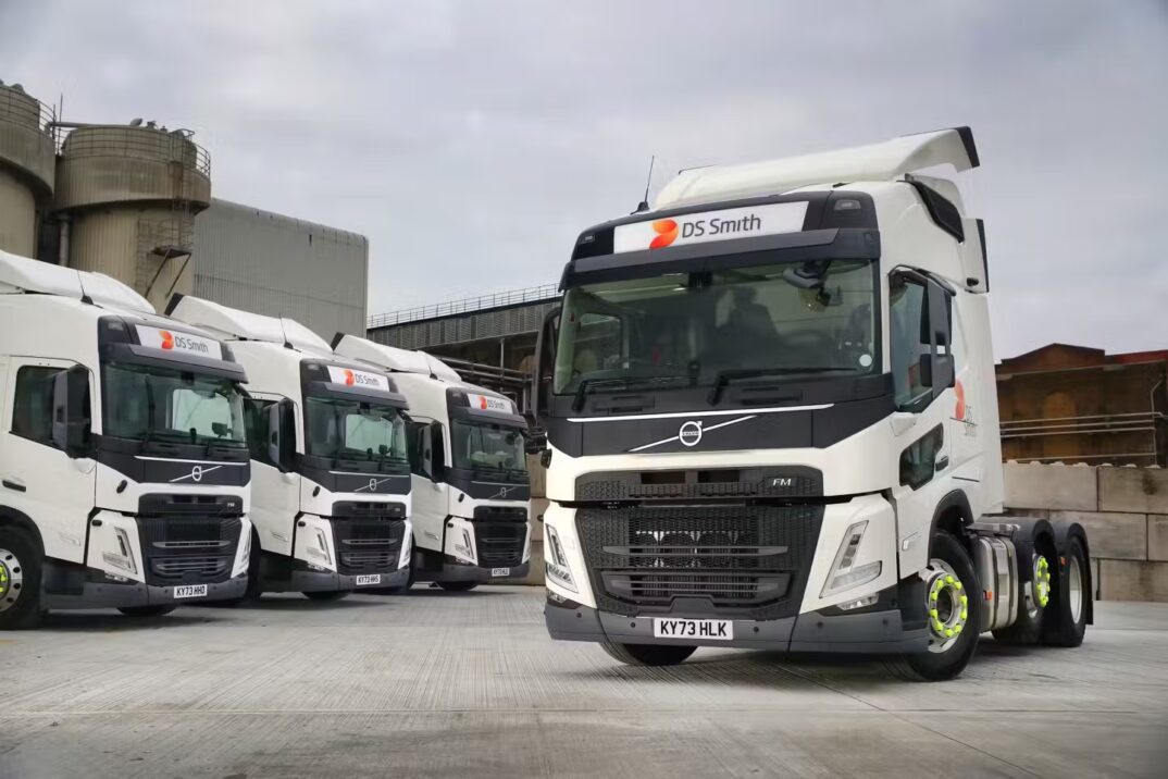 Volvo FM460 Tractor Units at DS Smith