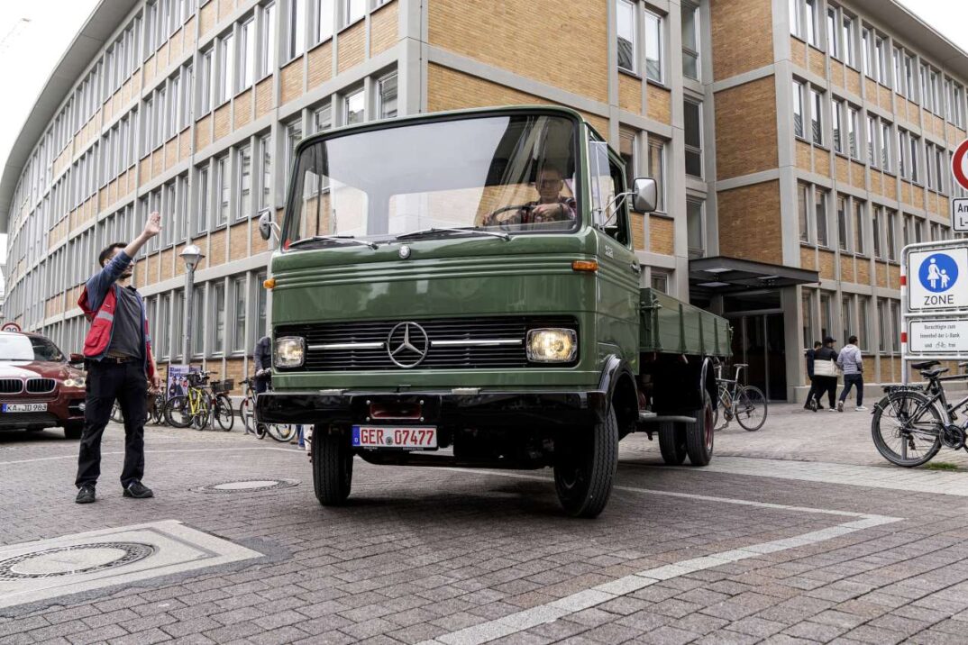 Mercedes LP 608 truck 